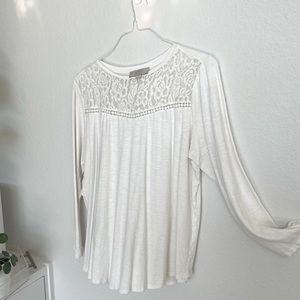 LOFT PLUS Lace Neck Long Sleeve Knit Shirt